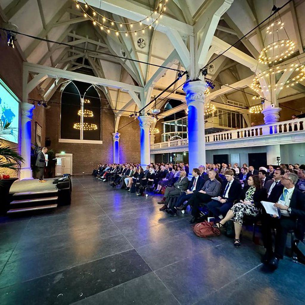 53771041763 7Ab90bdb50 C