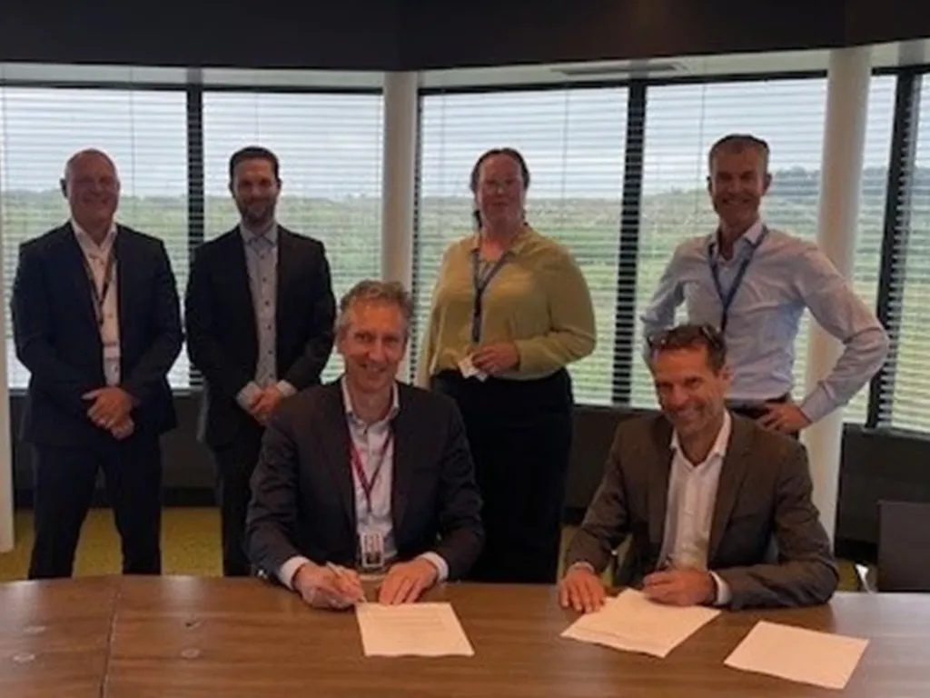 Signing Contract Curium And NRG PALLAS