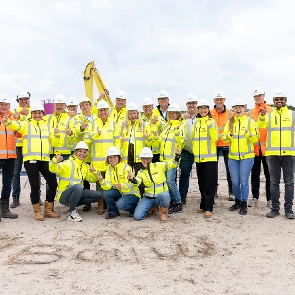 Pallas Team On Construction Site Web