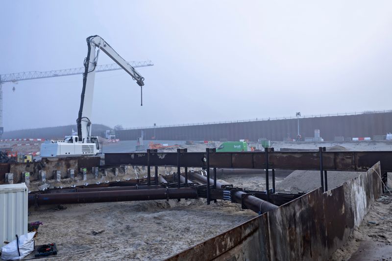 CB2 Pit With The Frame 26 Nov