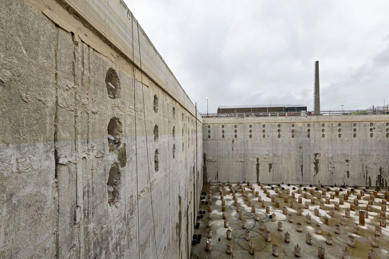 Diapghram Walls And Bottom Of The Pit