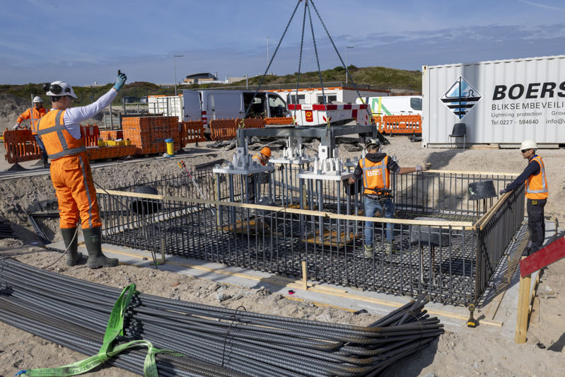 CB1 Cranes Foundation Cage 25 August