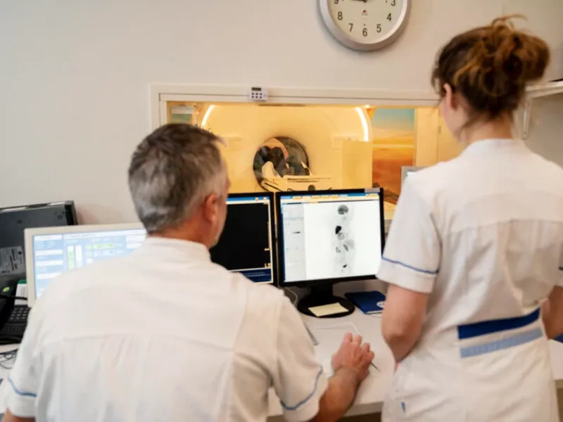 Artsen Bekijken Scan Rijnstate Ziekenhuis Scaled