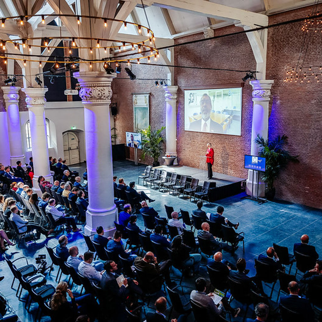 53837355680 B8d645dda6 C