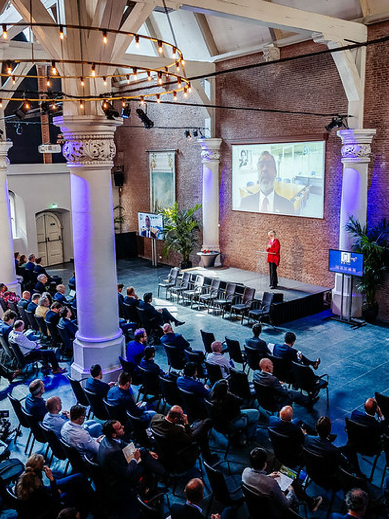 53837355680 B8d645dda6 C