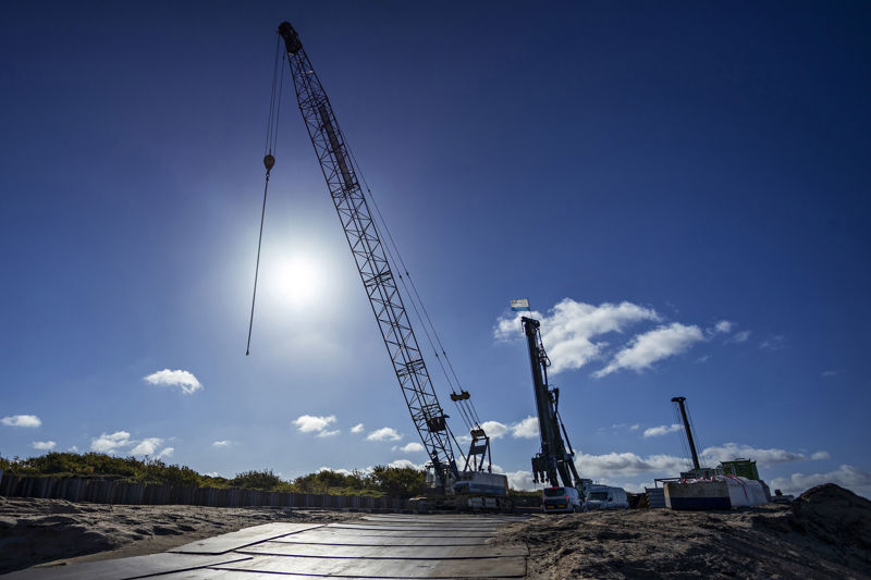 Oct Cranes And Sun